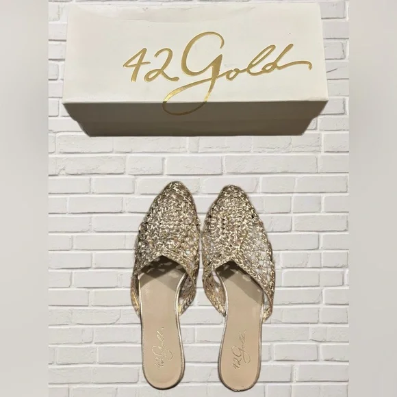 42 Gold Charmed Woven Metallic Gold Leather Mules Flats Slides Size 7 With Box - Picture 3 of 6
